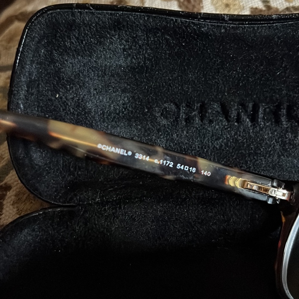 Chanel cc glasses 🤓 - Picture 8 of 8